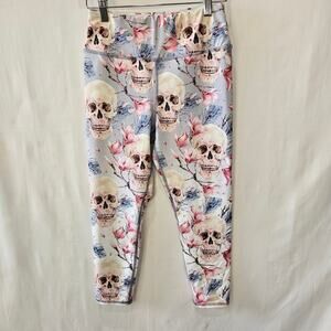 Evolution And Creation Skull Floral Cropped Yoga Pants Size Medium